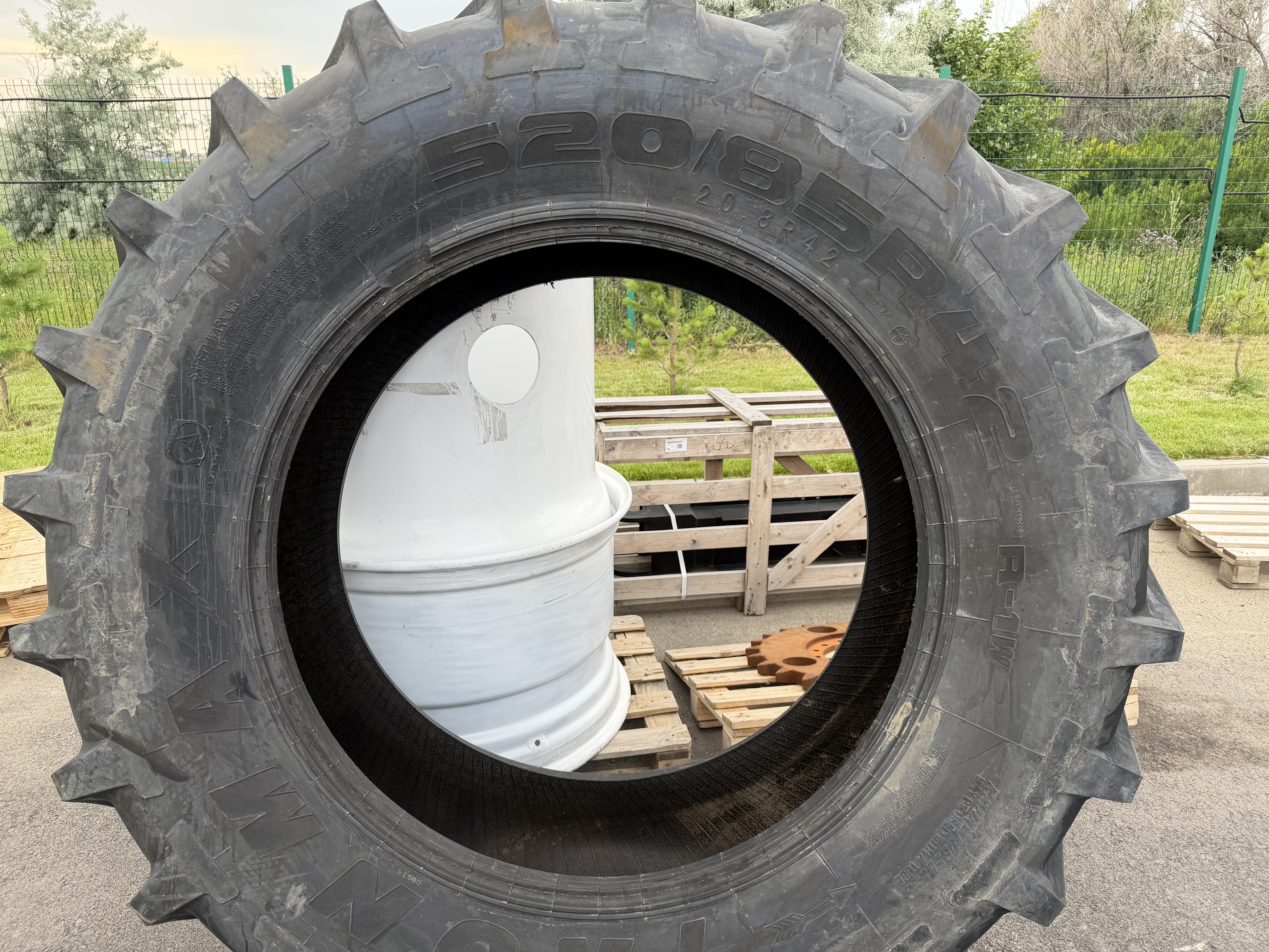 Шины на тракторы Buhler / K-700